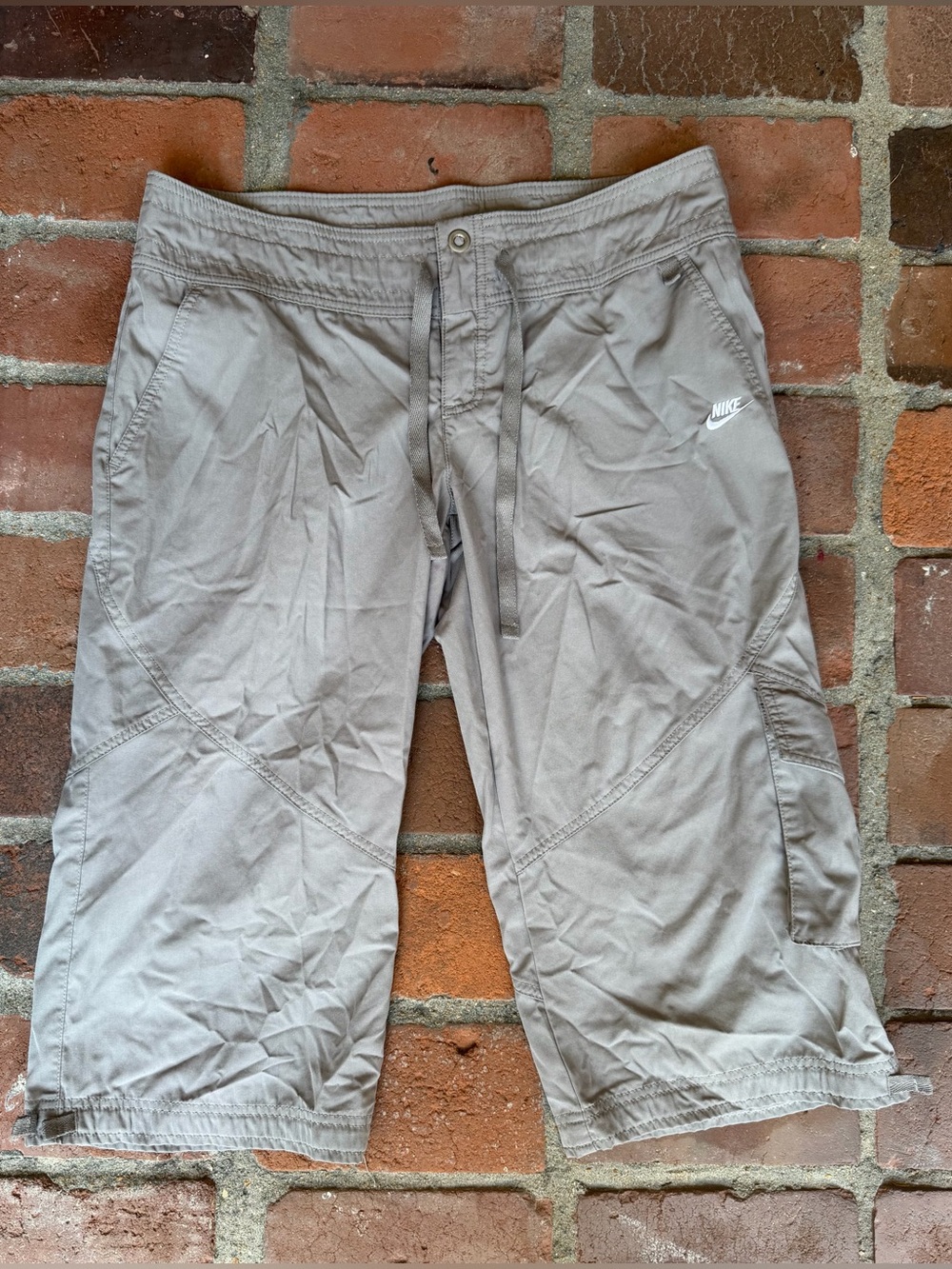 Y2K Nike women's nylon or woven cargo capris